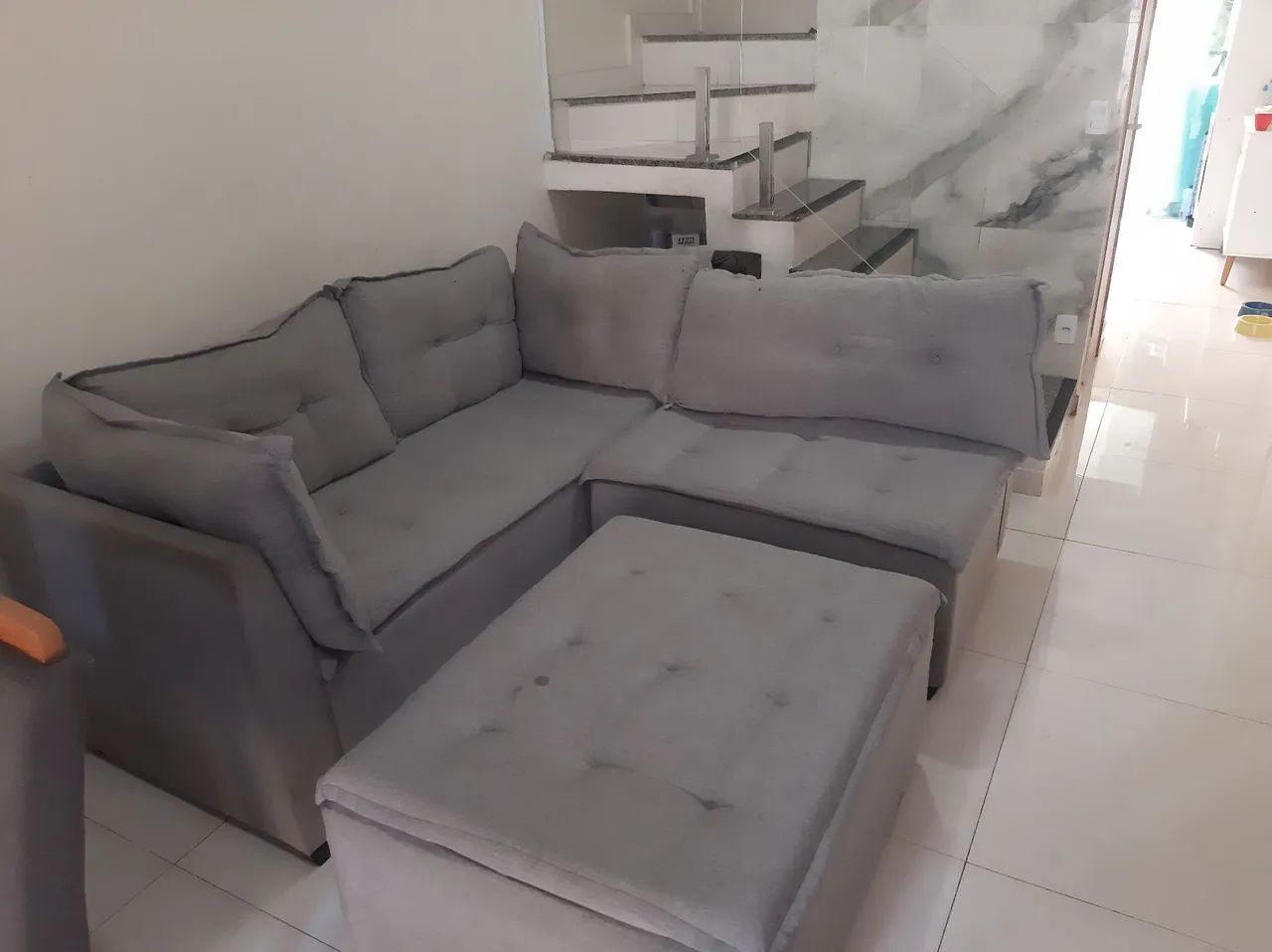 Sofá modular 5 lugares + Puff Gigante - Foto 2