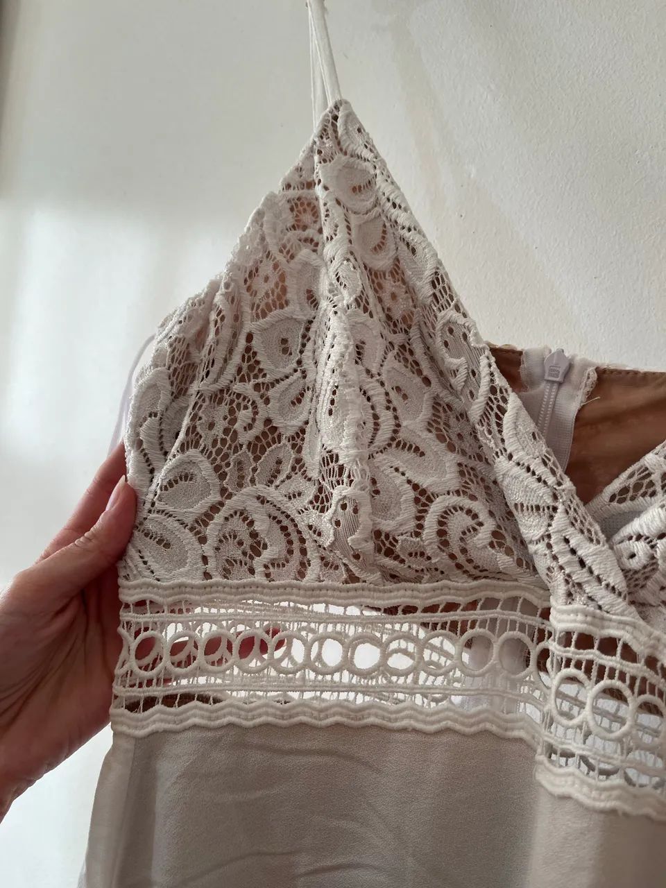 Macacão com detalhes em renda - Foto 5