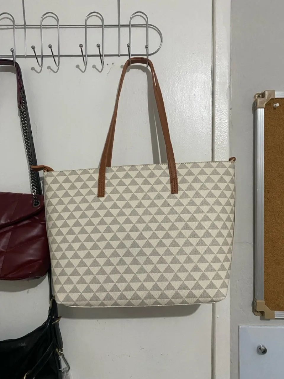 BOLSA DE OMBRO QUADRICULADA SATINATO RENNER - Foto 2