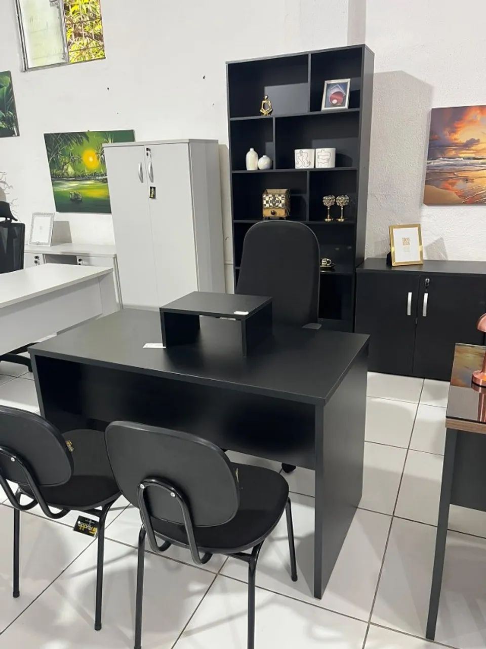 Mesa em L e armários  - Foto 2
