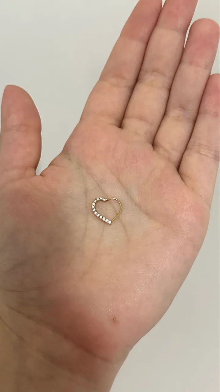 OURO 18K | Piercing Coração Cravejado 