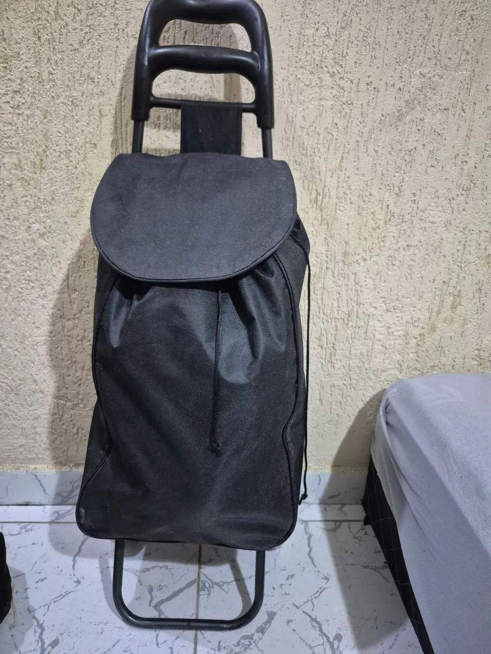 Carrinho de compras Mor com bolsa removível. - Foto 2