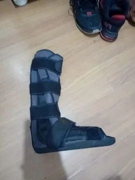 Vendo bota ortopédica 
