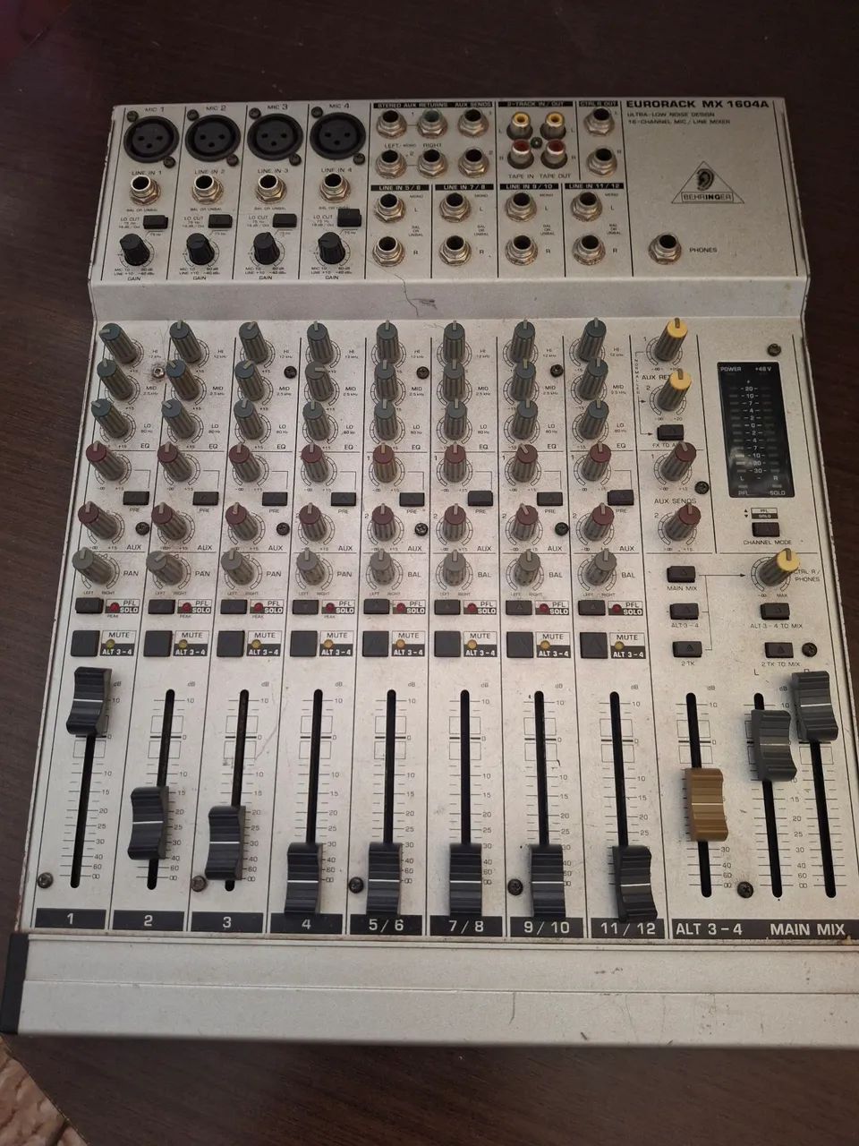 Mesa de som Behringer MX 1604A - Foto 3