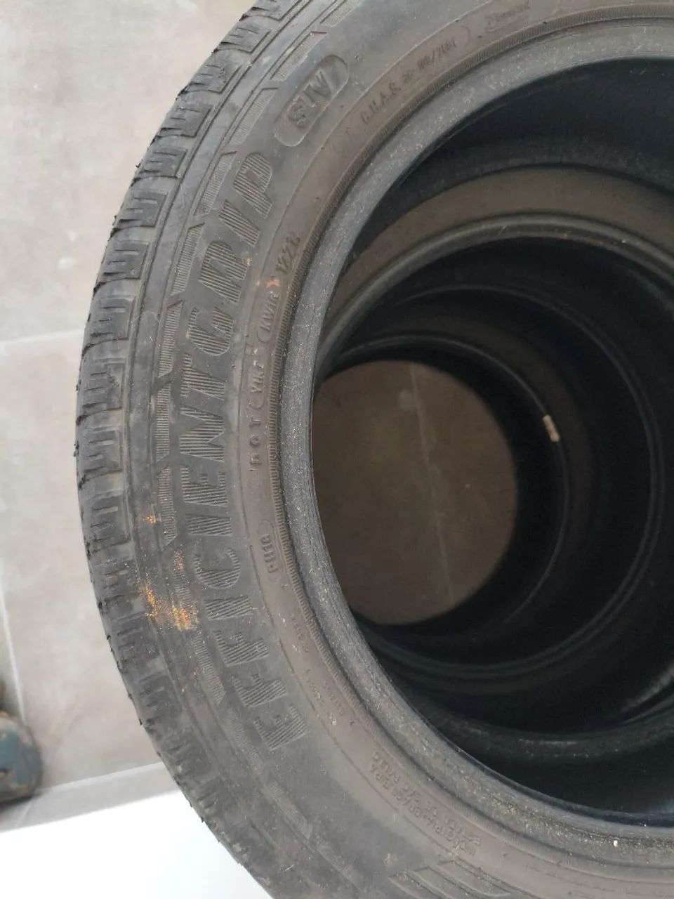 Pneus Goodyear EfficientGrip SUV  215 / 60 R17 - Foto 3