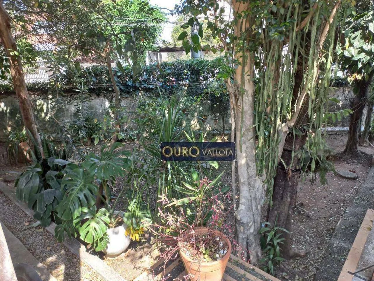 Casa de Esquina com 330m² - Foto 2