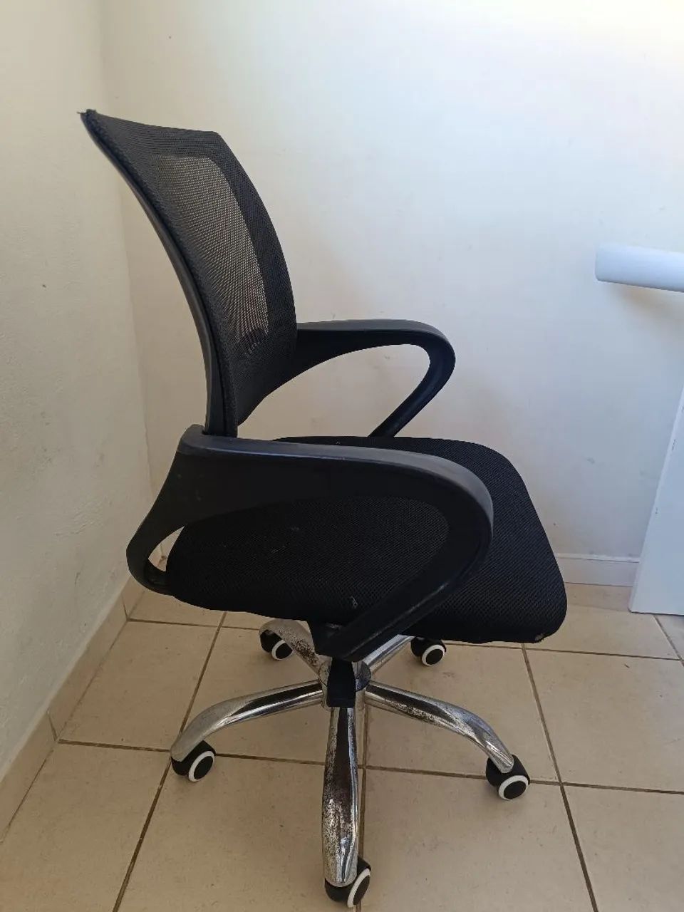 Vendo cadeira de escritório  - Foto 2