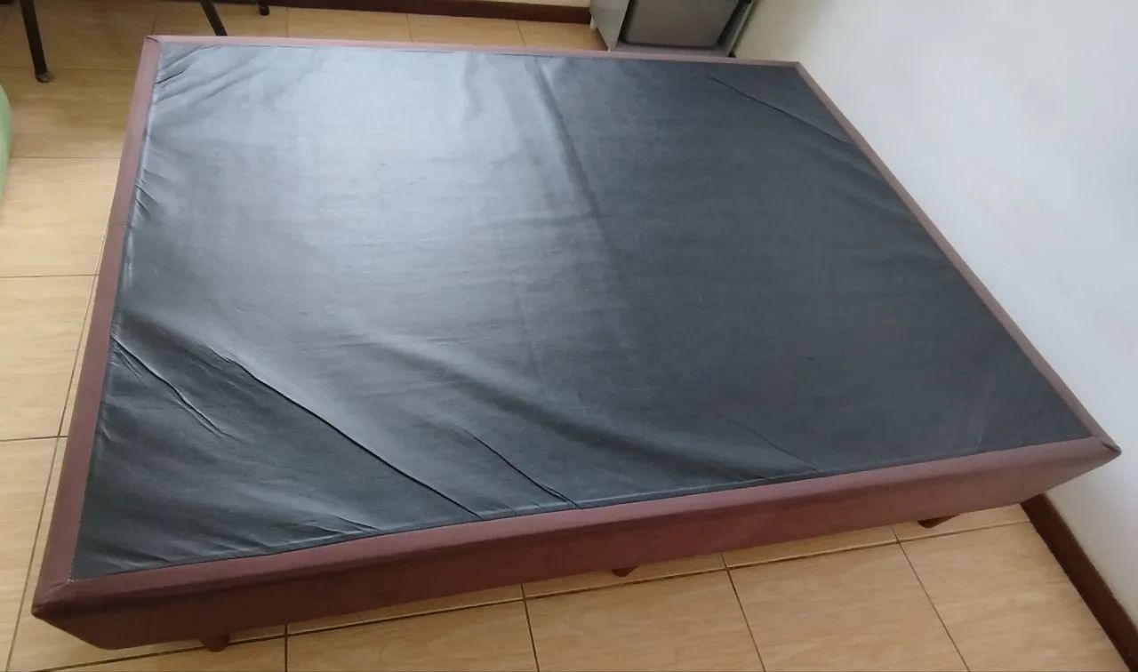 Basa de cama casal semi novo 