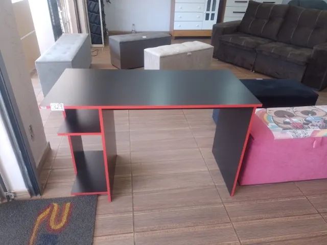 Mesa de estudos em promoção.