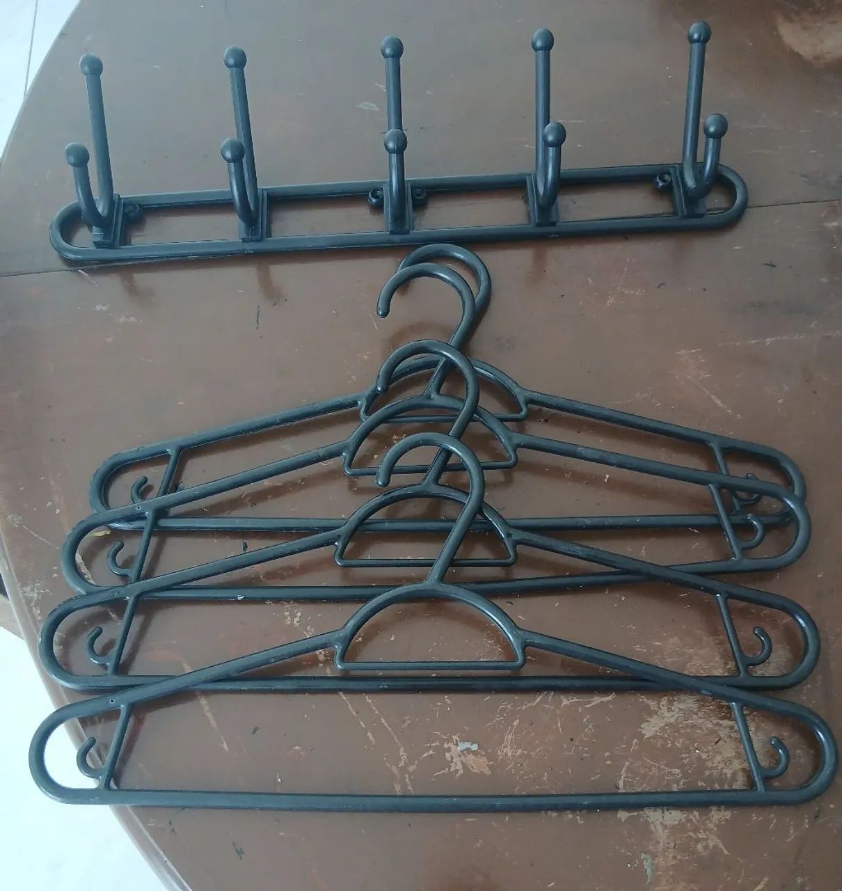 suporte de roupas e cabides