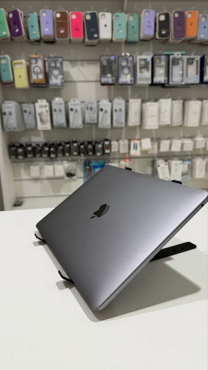 MacBook Pro m2 Touch Bar 8/256GB  - Foto 2