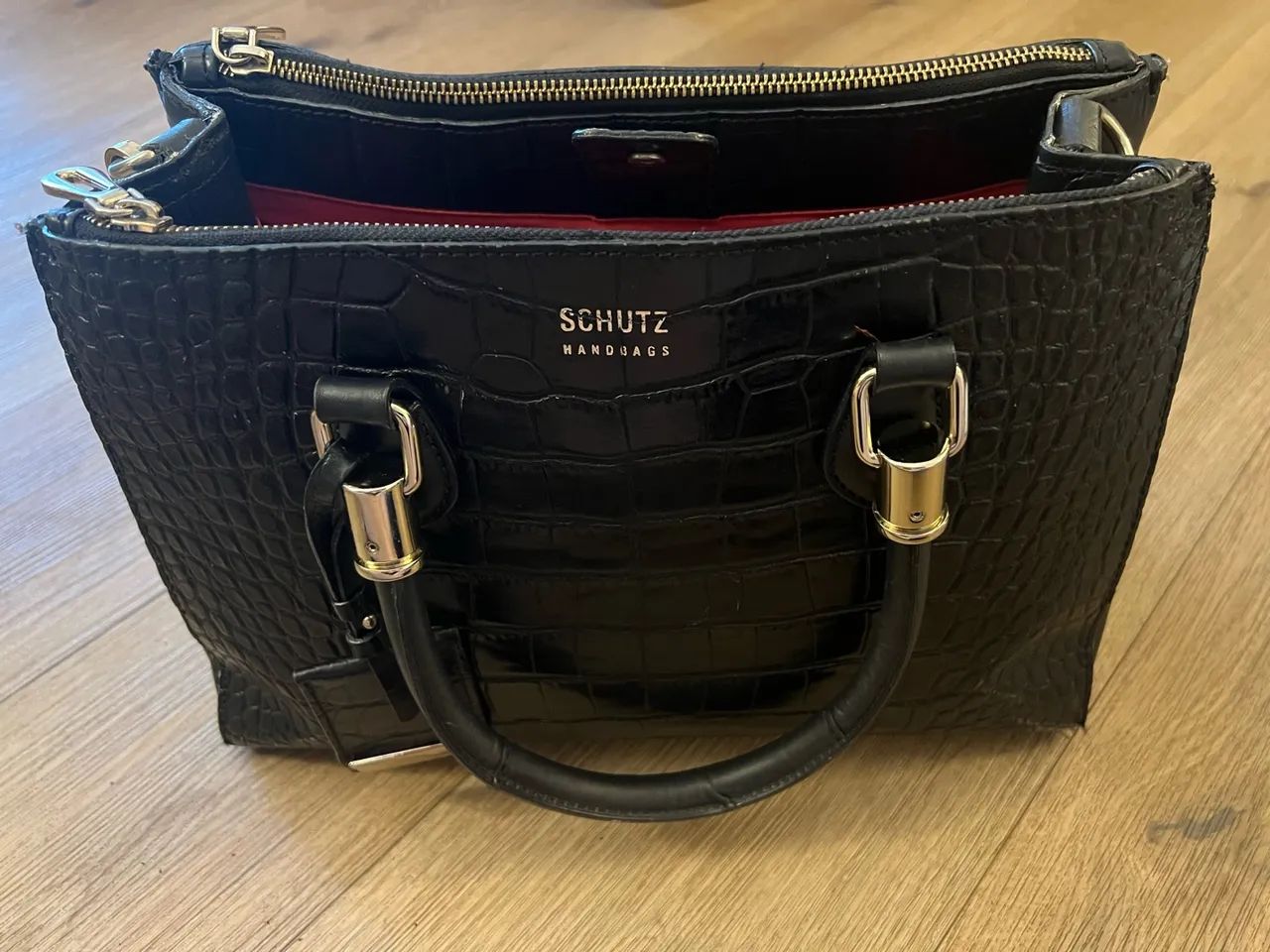 Bolsa Tote Schutz Couro Croco Preta - Original e Excelente Estado - Foto 5