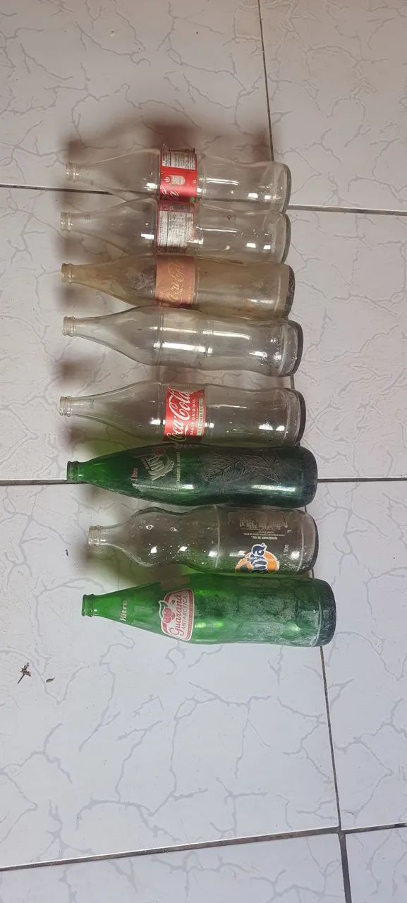 Garrafas refrigerante litro. 
