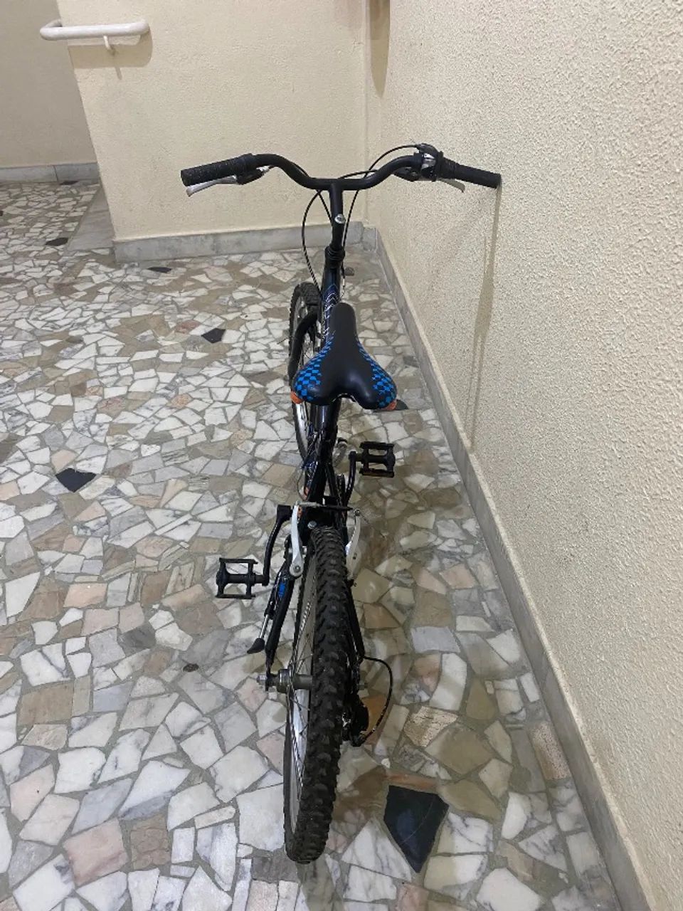 Bicicleta Caloi aro 22 Hotweels  - Foto 3