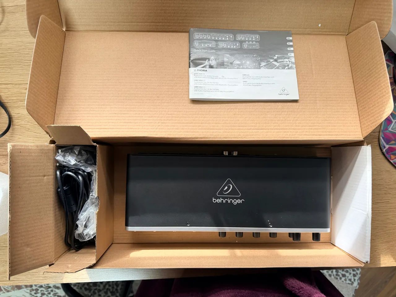 Interface de áudio Behringer U-Phoria UMC404HD - Foto 4