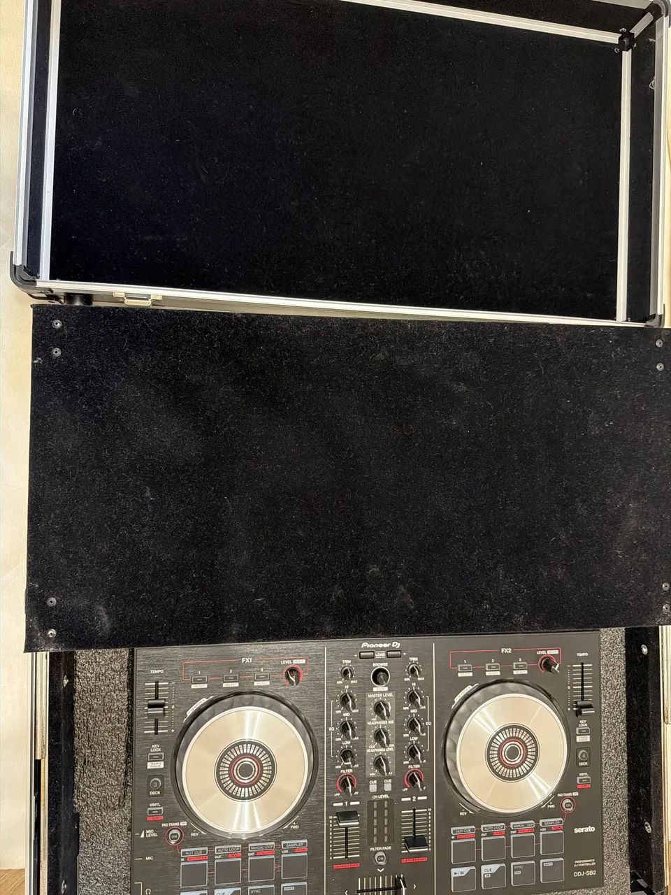Controladora DDJ SB2 PIONEER com caixa protetora - Foto 2