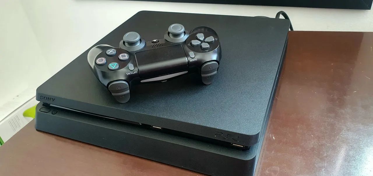 PS4 Slim 1TB - EXCELENTE - Foto 3