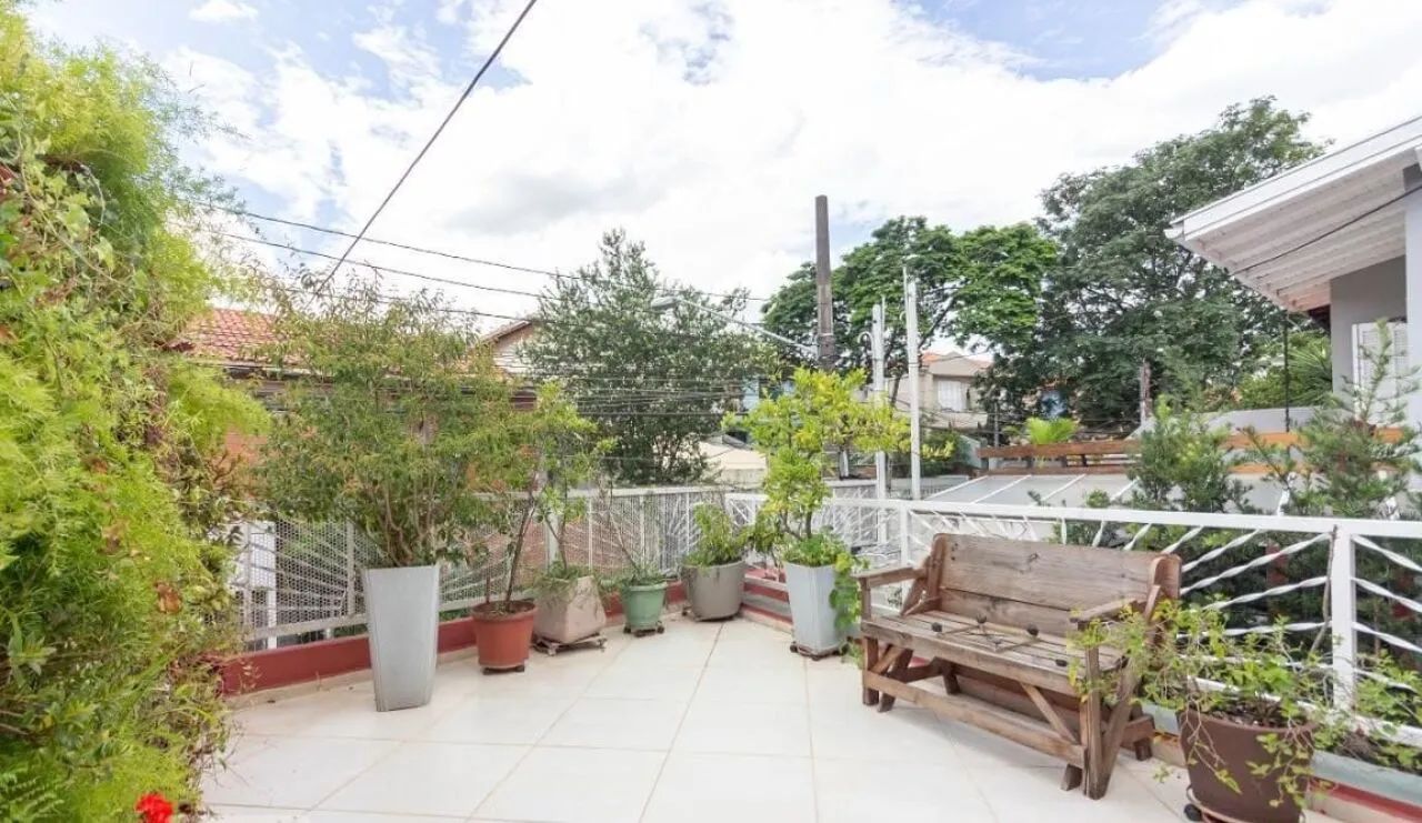 Casa no Jd das Vertentes com 4 quartos - FL56