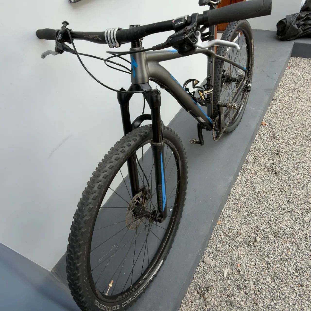 Vendo bicicleta specialized aro 29 em ótimo estado  - Foto 3