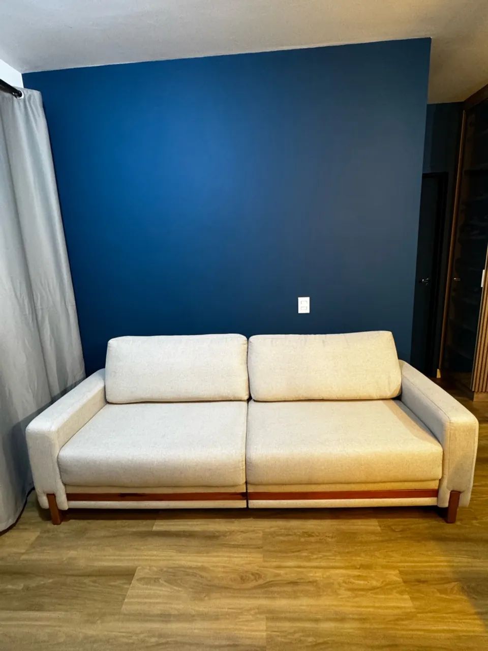 Sofá de linho - Sofá 2,30 m - moderno, confortável e bem conservado - Foto 3