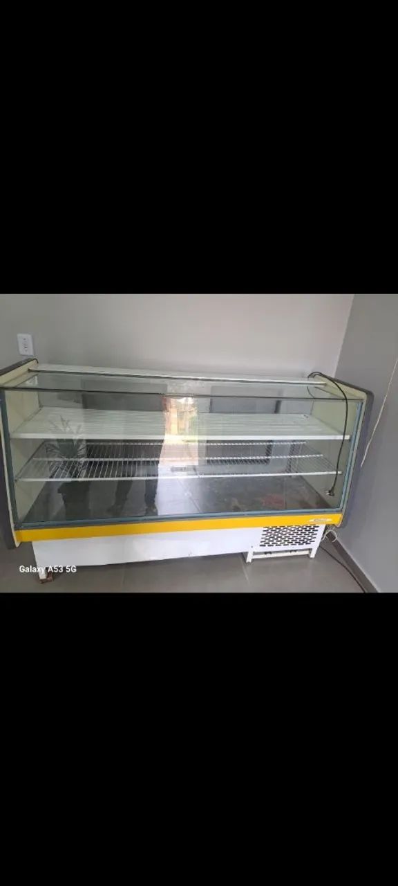 Balcão refrigerado 110v ?