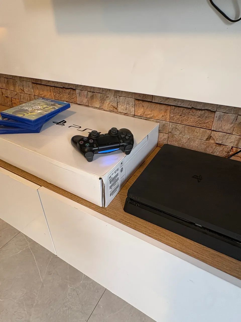Ps 4 - com 3 jogos  - Foto 5