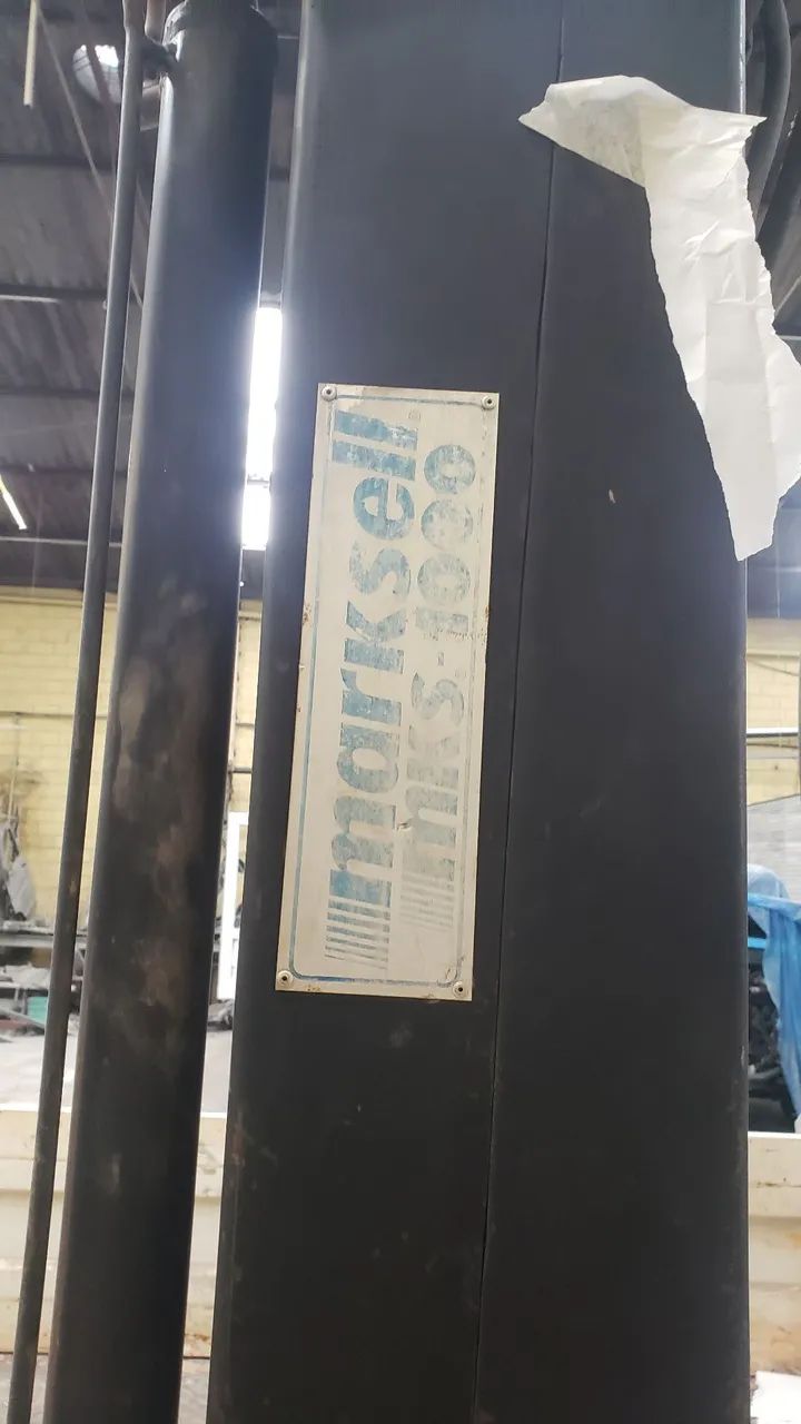 Carroceria de ferro com munck elétrico  - Foto 6