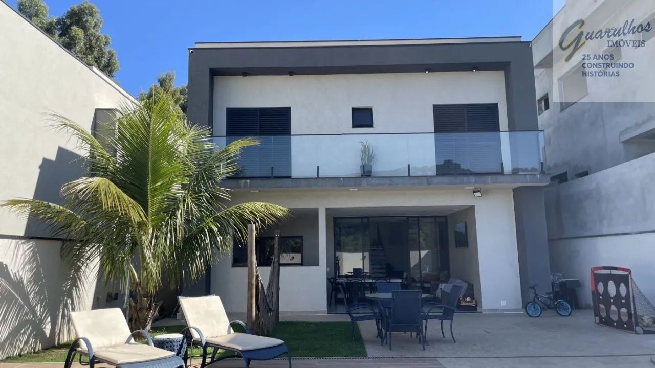 Maravilhosa casa em condominio