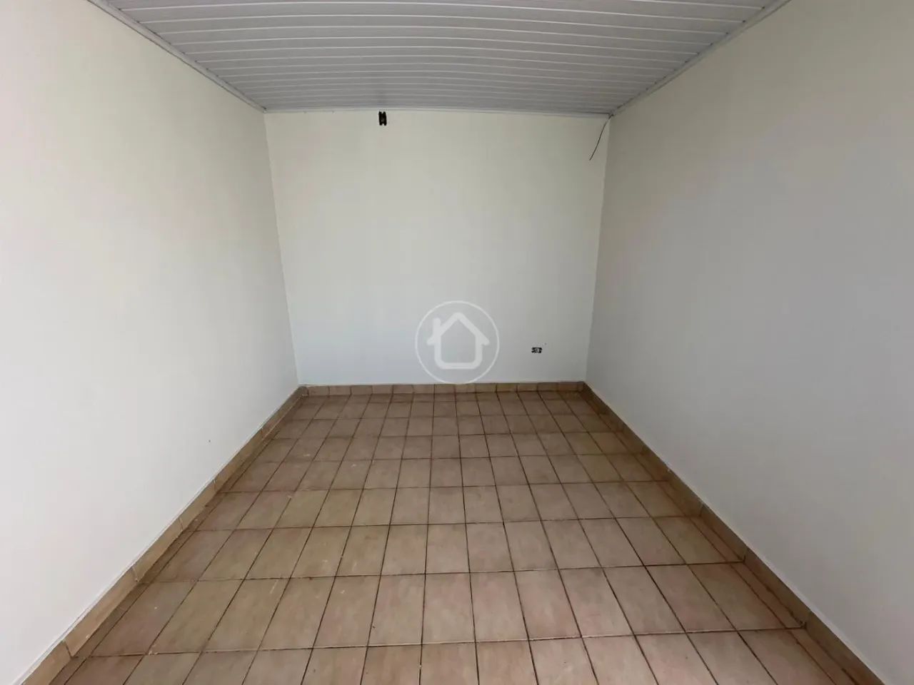CASA REFORMADA COM 4 DORMITÓRIOS - Foto 3