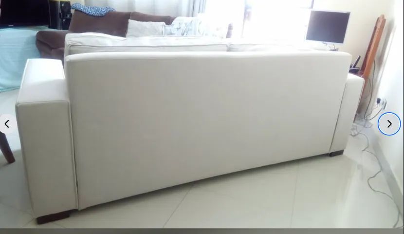 lindo sofa semi novo de linho - Foto 3