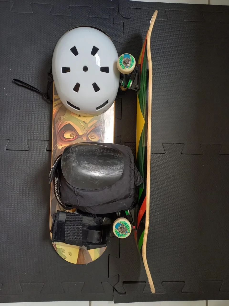 Itens de skate (kit proteção, 1 capacete, 1 skate, 1 shape first class