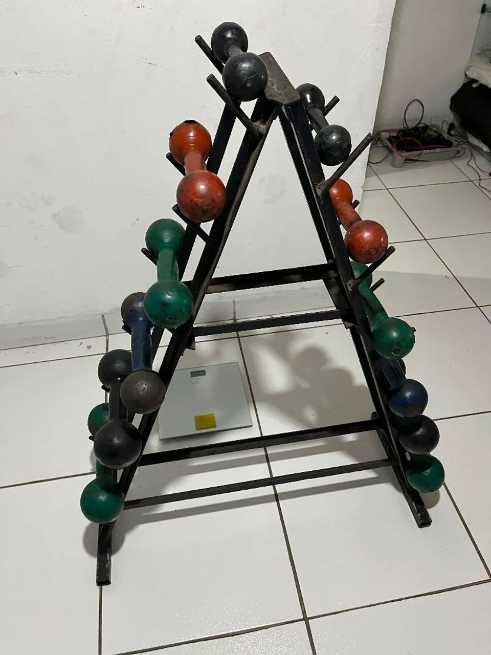 Halteres com suporte. Pra vender logo - Foto 2