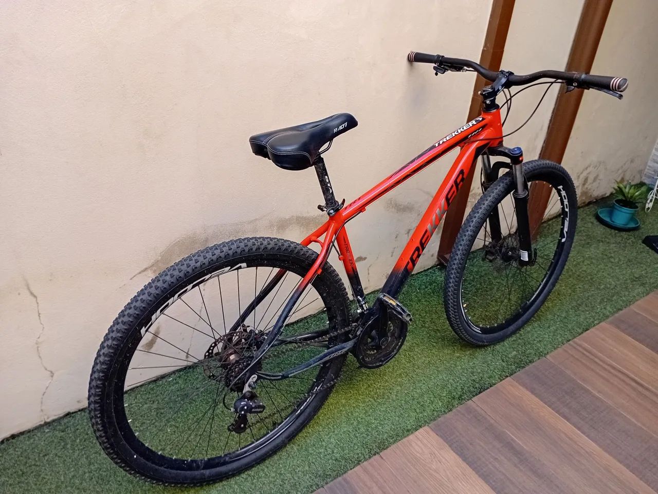Bicicleta Aro 29 Semi Nova  - Foto 3