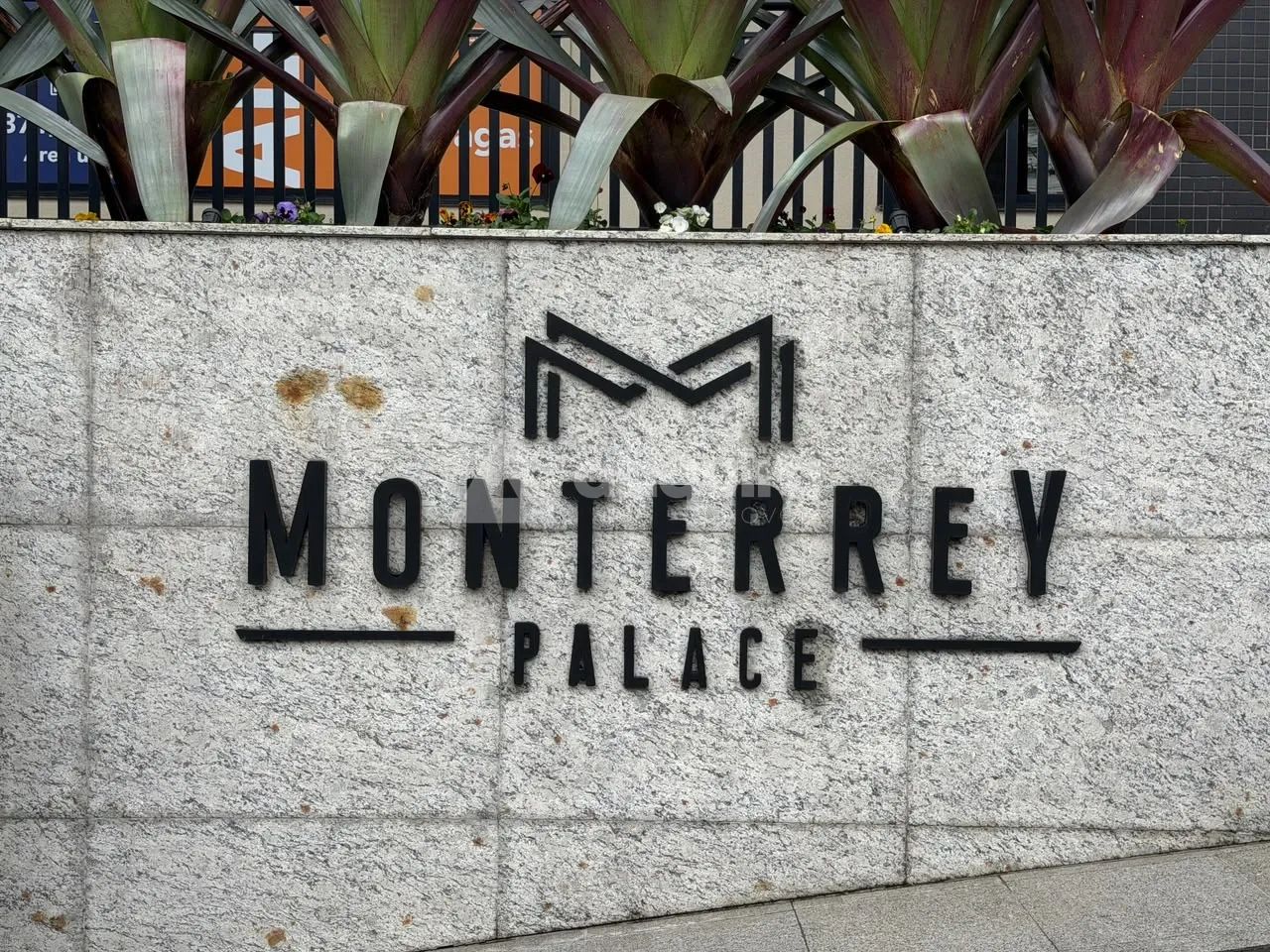 Apartamento Semimobiliado com 2 Quartos no Edifício Monterrey Palace - Foto 2