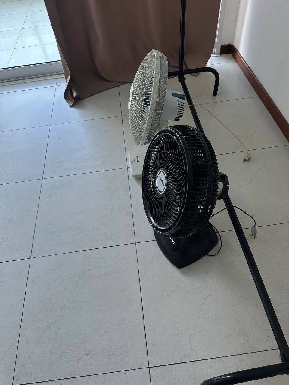 2 ventiladores 30 cm  110 funcionando perfeitamente  - Foto 3