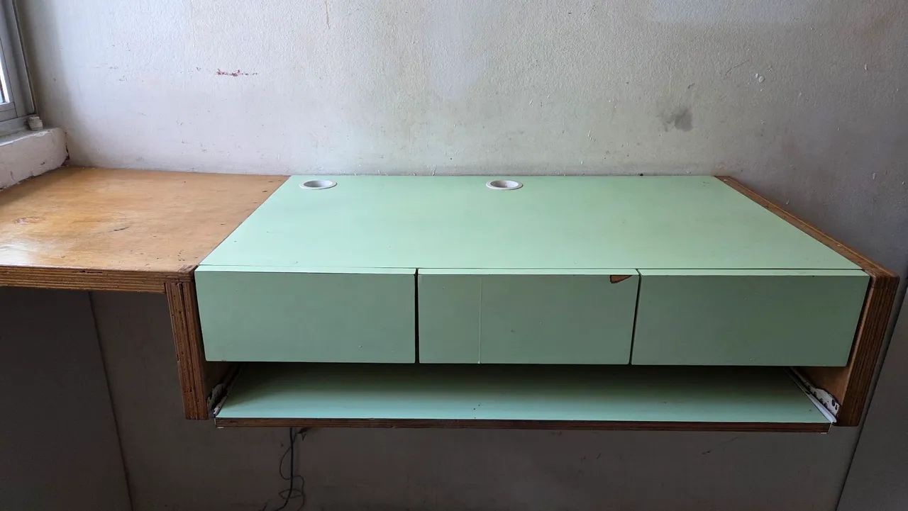 Mesa com gaveteiro (fixação na parede) - Foto 4