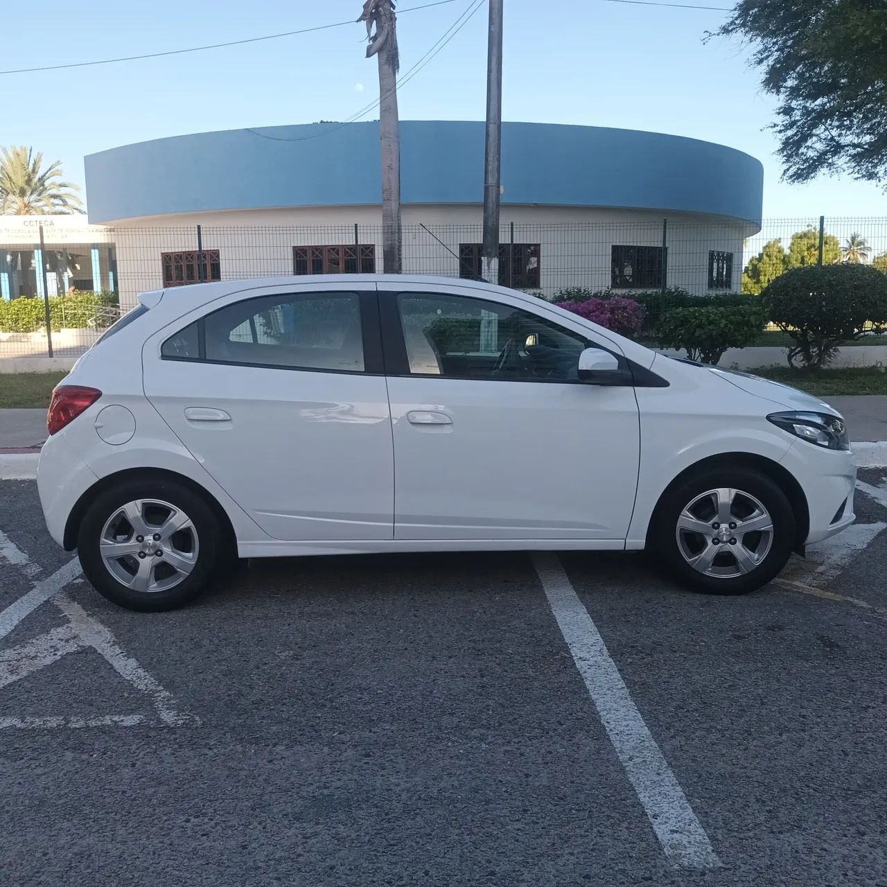 Chevrolet Onix Hatch LT 1.4 8V Flex Mec. 4P 2019