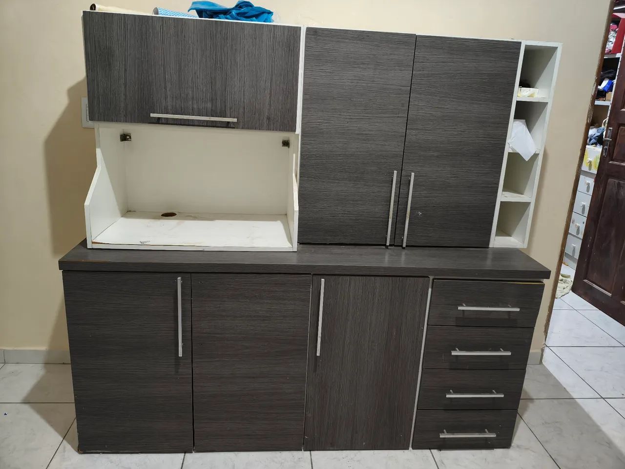 VENDE-SE ARMÁRIO DE COZINHA 