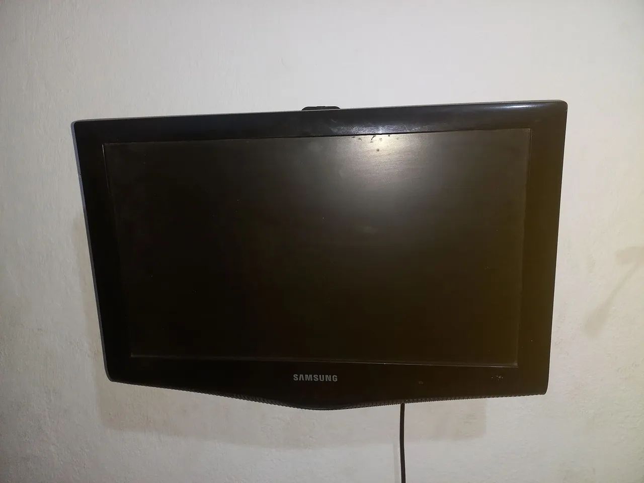 Monitor TV Samsung c/ controle e suporte