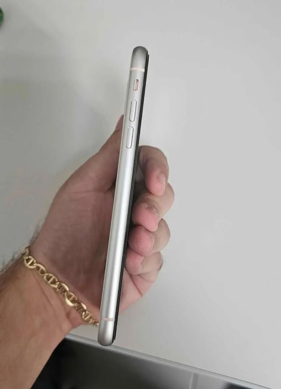 iPhone 11 (128GB Branco)<br><br>Bateria 73% - Foto 4