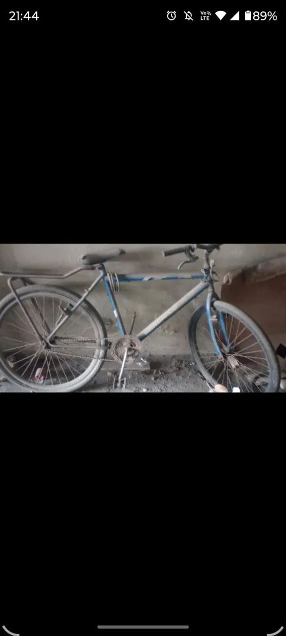 Bicicleta c marcas de uso