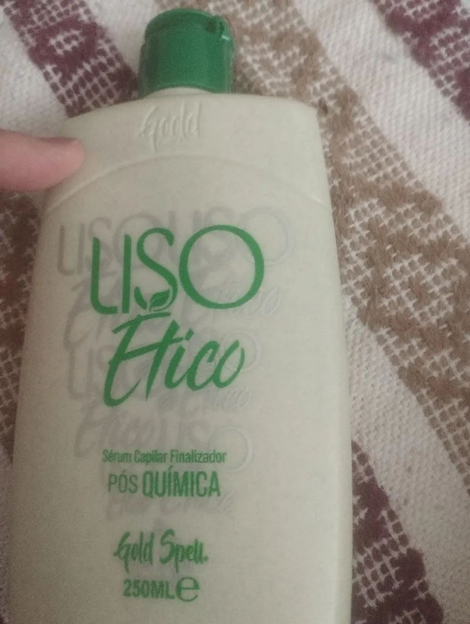 Dois finalizadores de cabelo