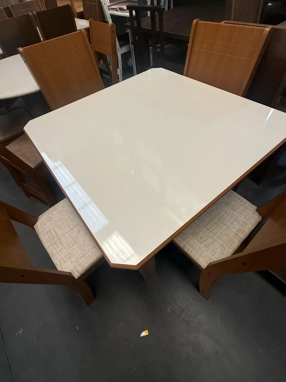 Mesa com 4 cadeiras medida 90x90 cm - pronta entrega  - Foto 3