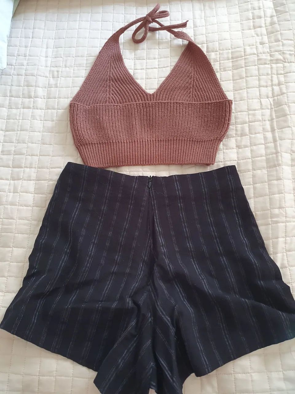 Conjunto short preto fino e top tricô marrom - Foto 2