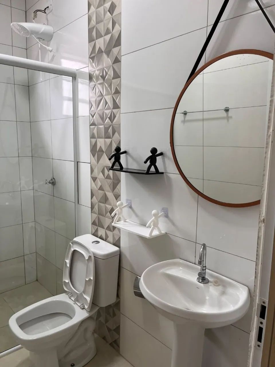 Kitnet mobiliada bem localizada - Foto 4