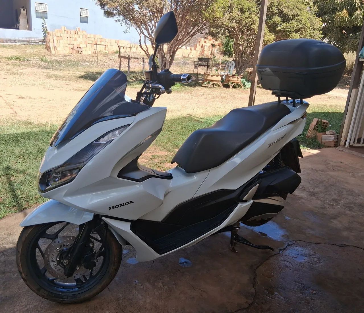 PCX com baú e transmissão nova - Foto 2