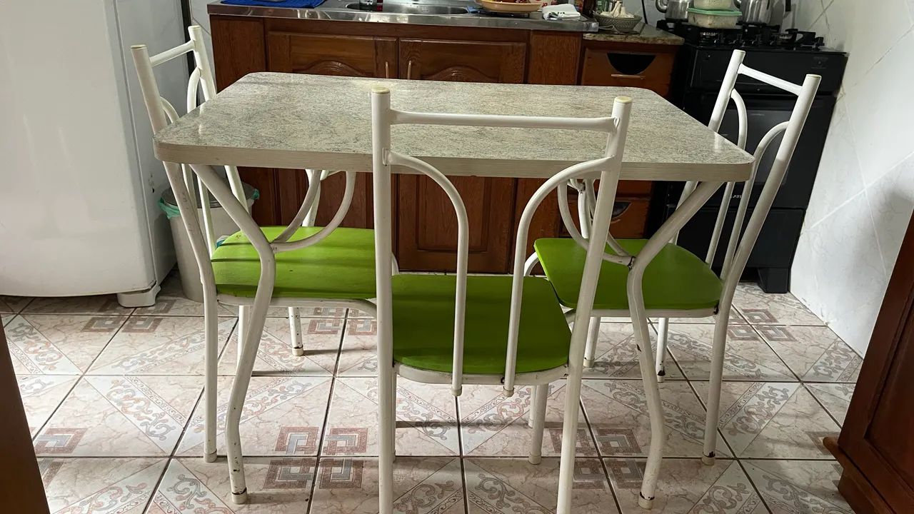 Mesa com 3 cadeiras  - Foto 4