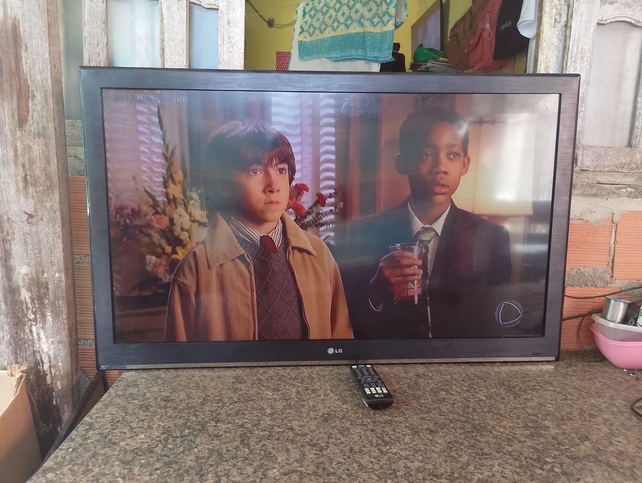 VENDO Tv 42 POLEGADAS NÃO E SMART 