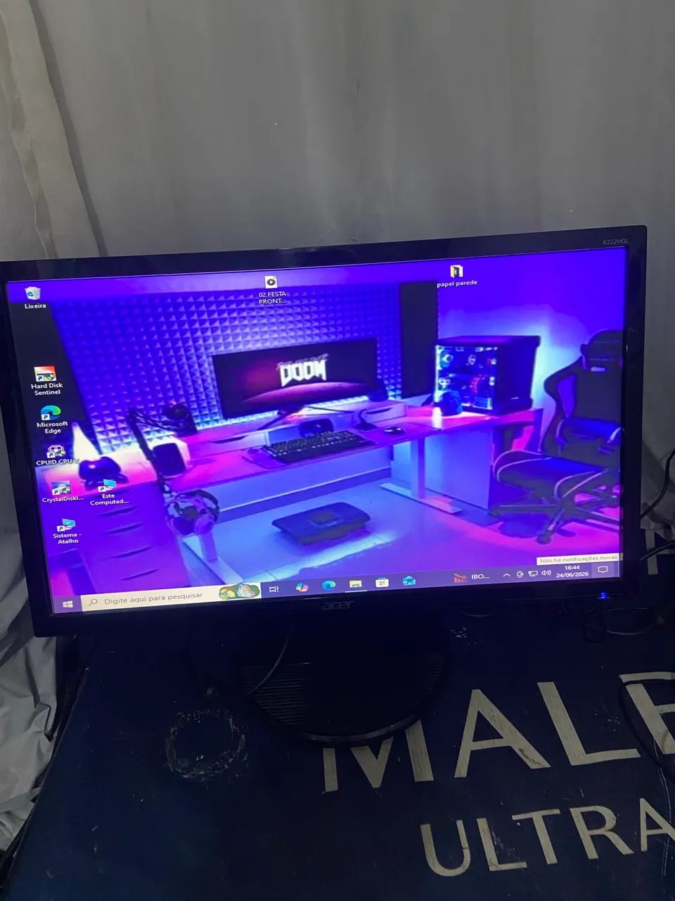 Monito Acer 22 polegadas DVI vga 60 hz seminovo acompanha cabos 