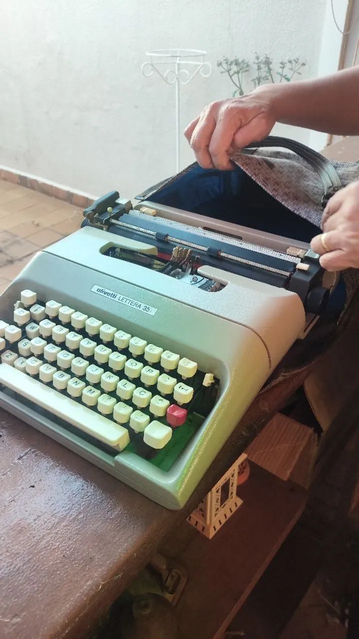 Máquina de escrever Olivetti Lettera 35 - Foto 3